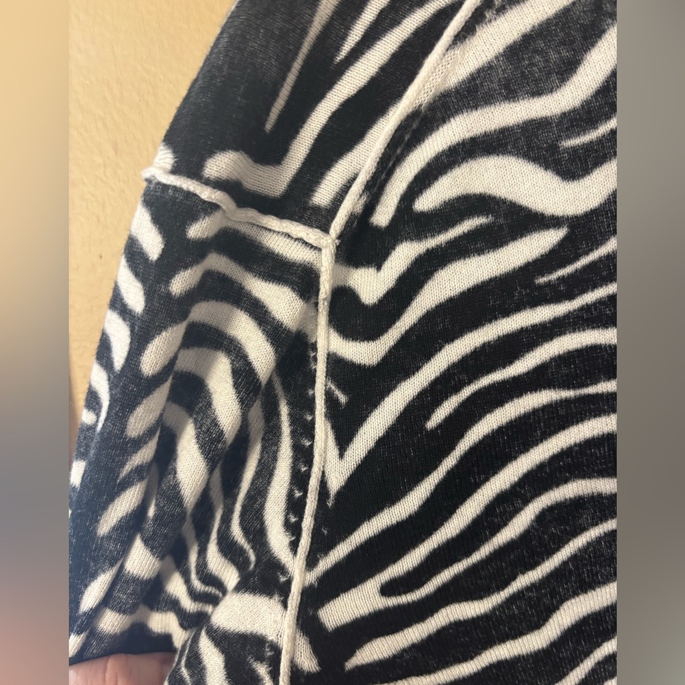 MICHAEL Michael Kors Women’s M zebra print sweater - Picture 9 of 9
